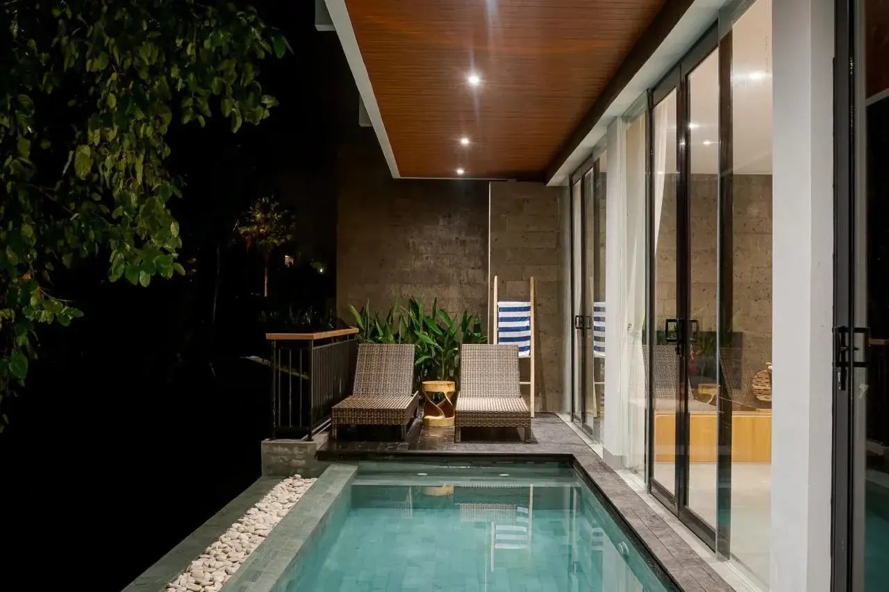 4 BEDROOM VILLA FULLY FURNISHED FOR MONTHLY & YEARLY RENT IN HEART OF CANGGU