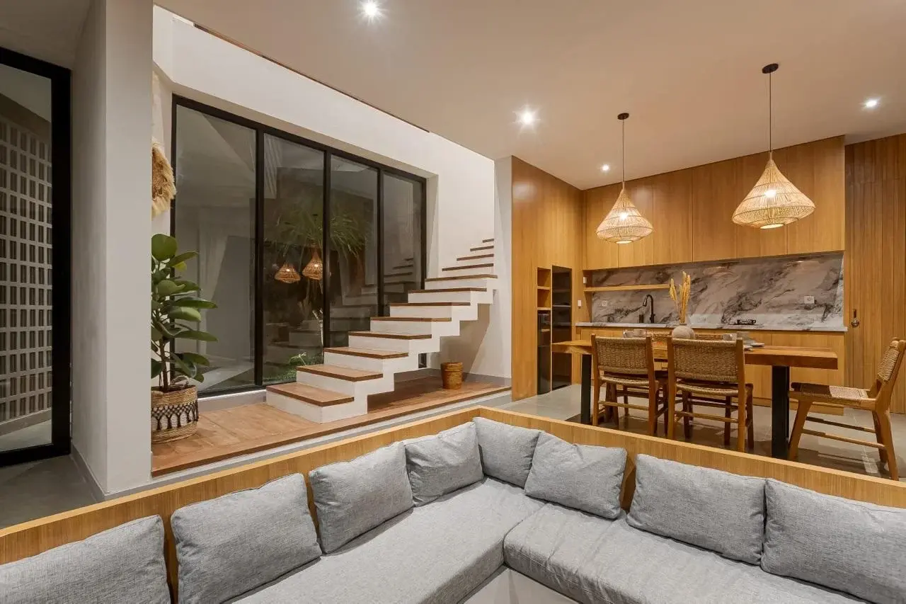 4 BEDROOM VILLA FULLY FURNISHED FOR MONTHLY & YEARLY RENT IN HEART OF CANGGU — image 1