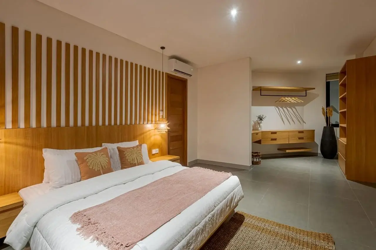 4 BEDROOM VILLA FULLY FURNISHED FOR MONTHLY & YEARLY RENT IN HEART OF CANGGU — image 3