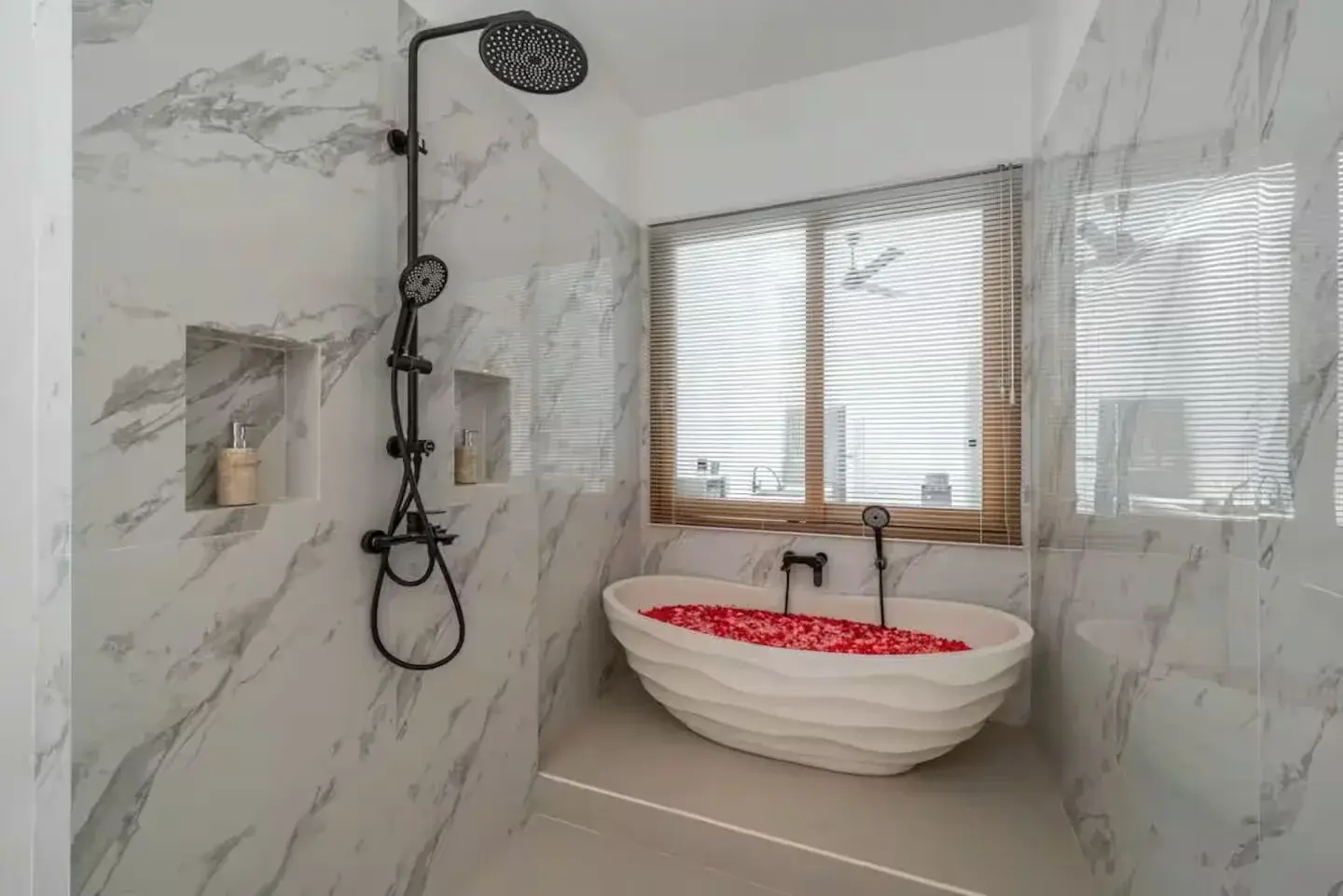 3 BEDROOMS VILLA IN SEMPOL — image 4