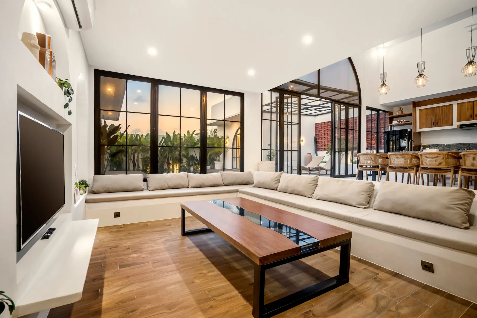 Villa Casa Copper - Tropical Luxury 3BR Pool Villa in the heart Canggu — image 3