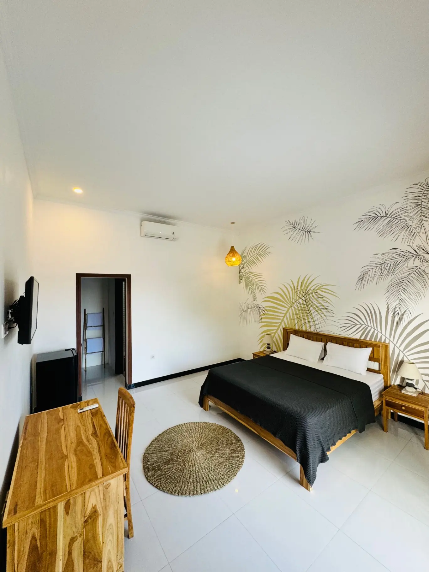 New 7+ Room Guest House — image 4