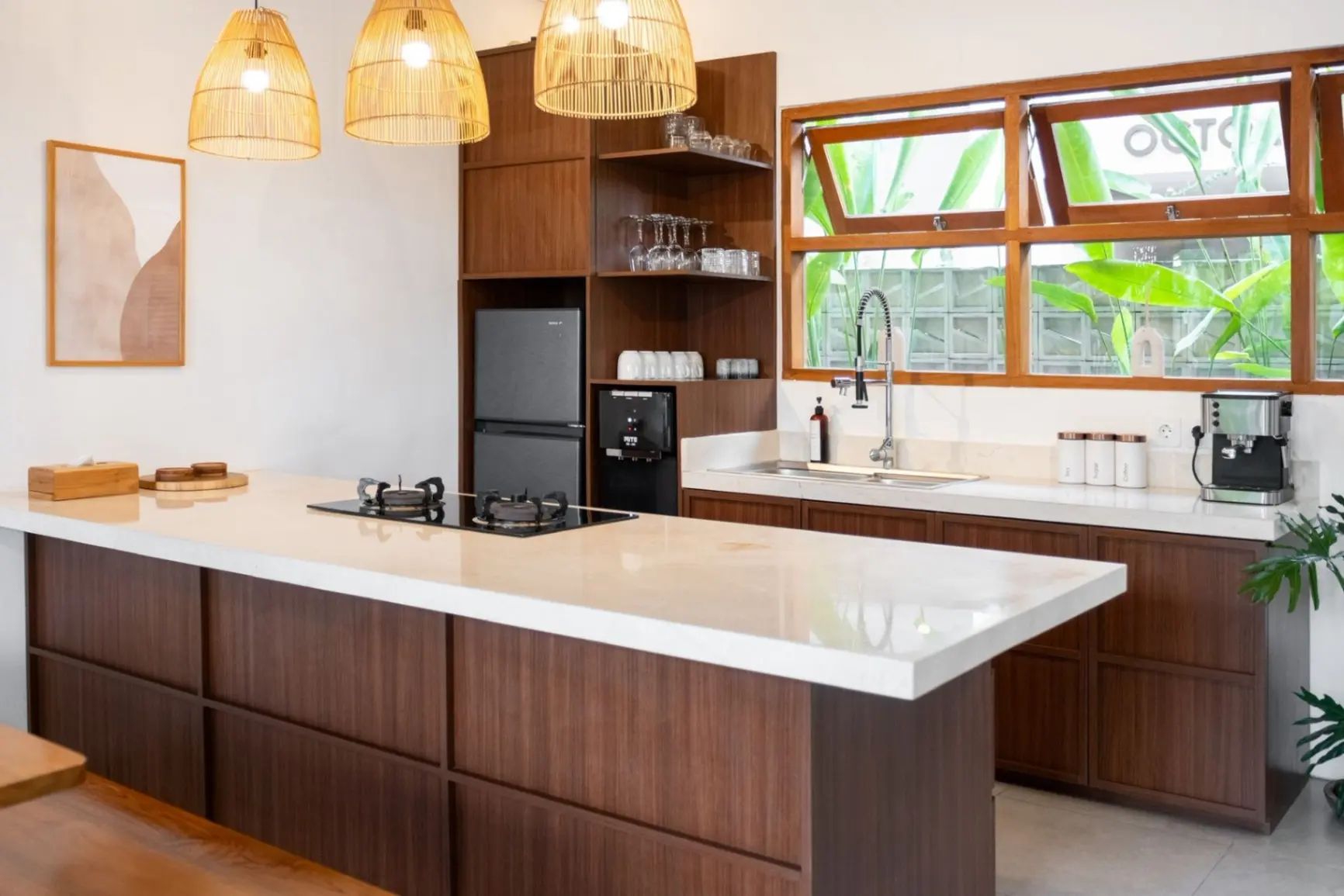 2-Bedroom Villa in Prime Berawa — image 1