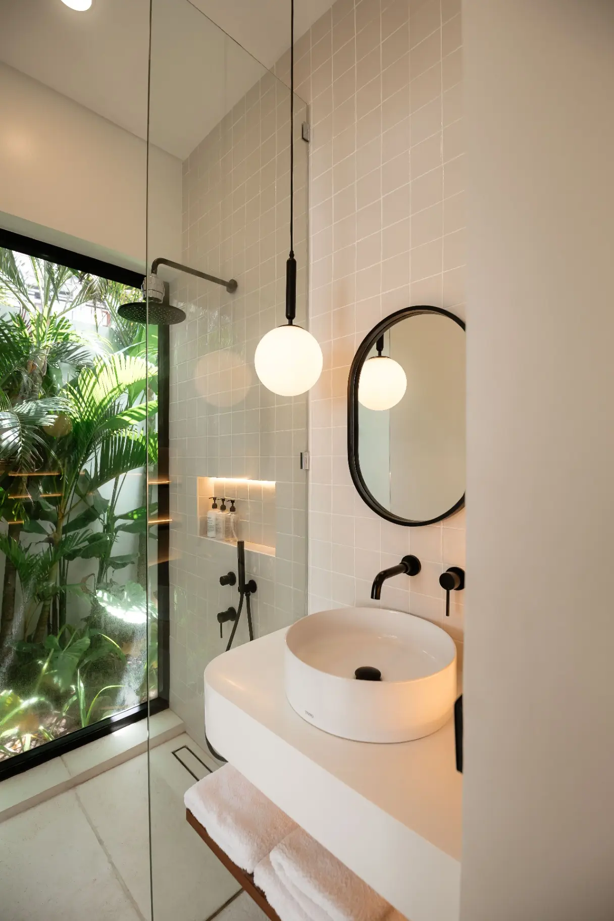 Modern 1-Bedroom Villa with Private Pool in Buduk — image 3
