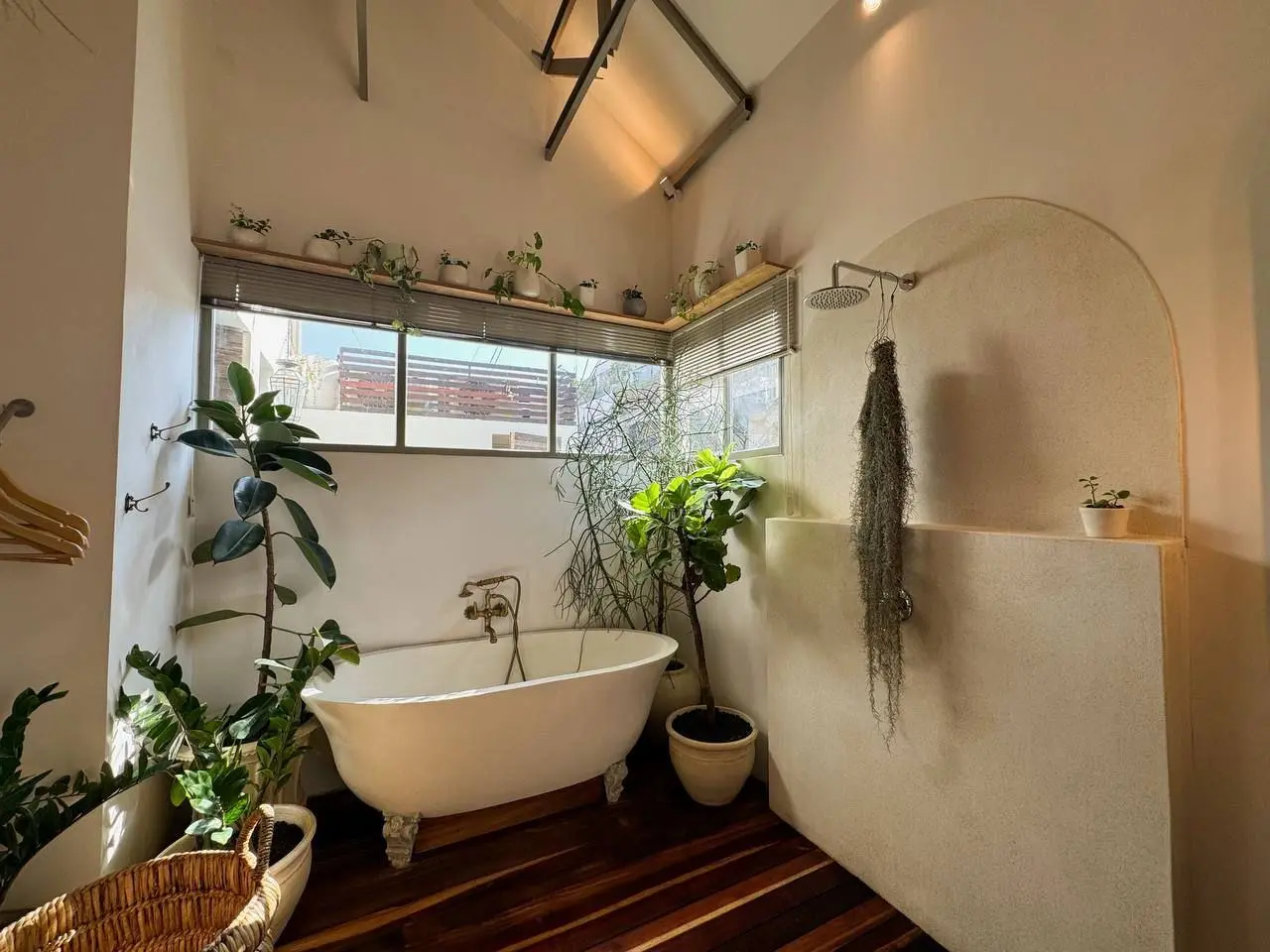 Victorian Vintage style Villa | 2 Bedrooms | Berawa — image 3