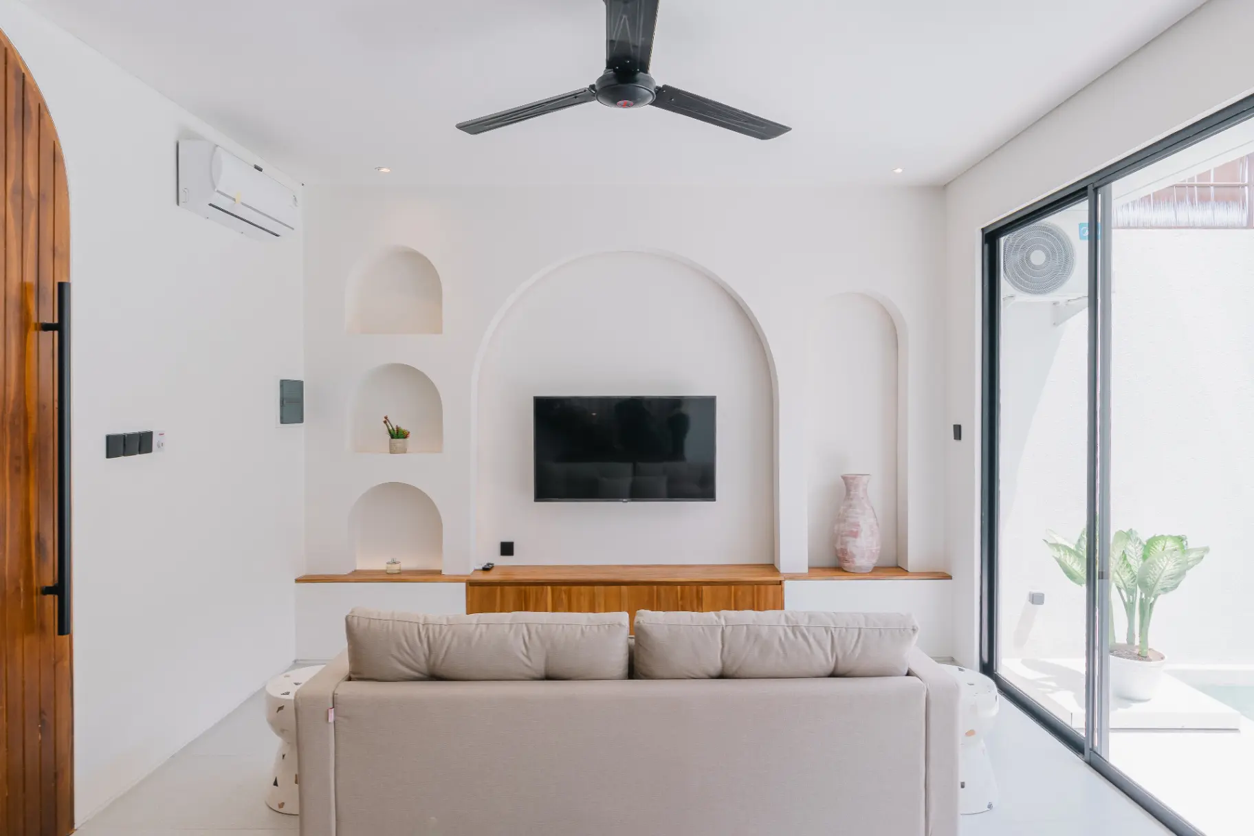 2 BEDROOM VILLA FULLY FURNISHED IN PERERENAN SEMPOL - AF517 — image 1