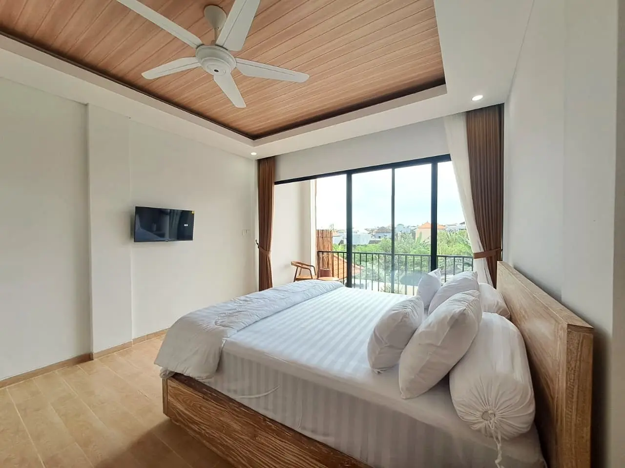 DO 457- FOR RENT MODERN STYLE VILLA IN CANGGU — image 2