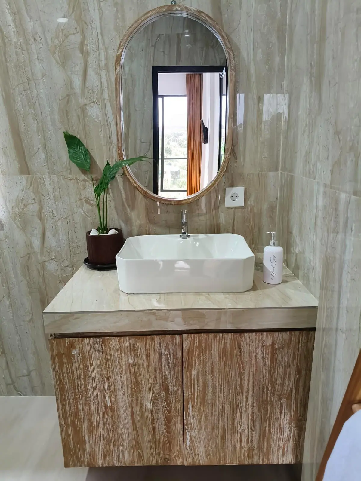 DO 457- FOR RENT MODERN STYLE VILLA IN CANGGU — image 1