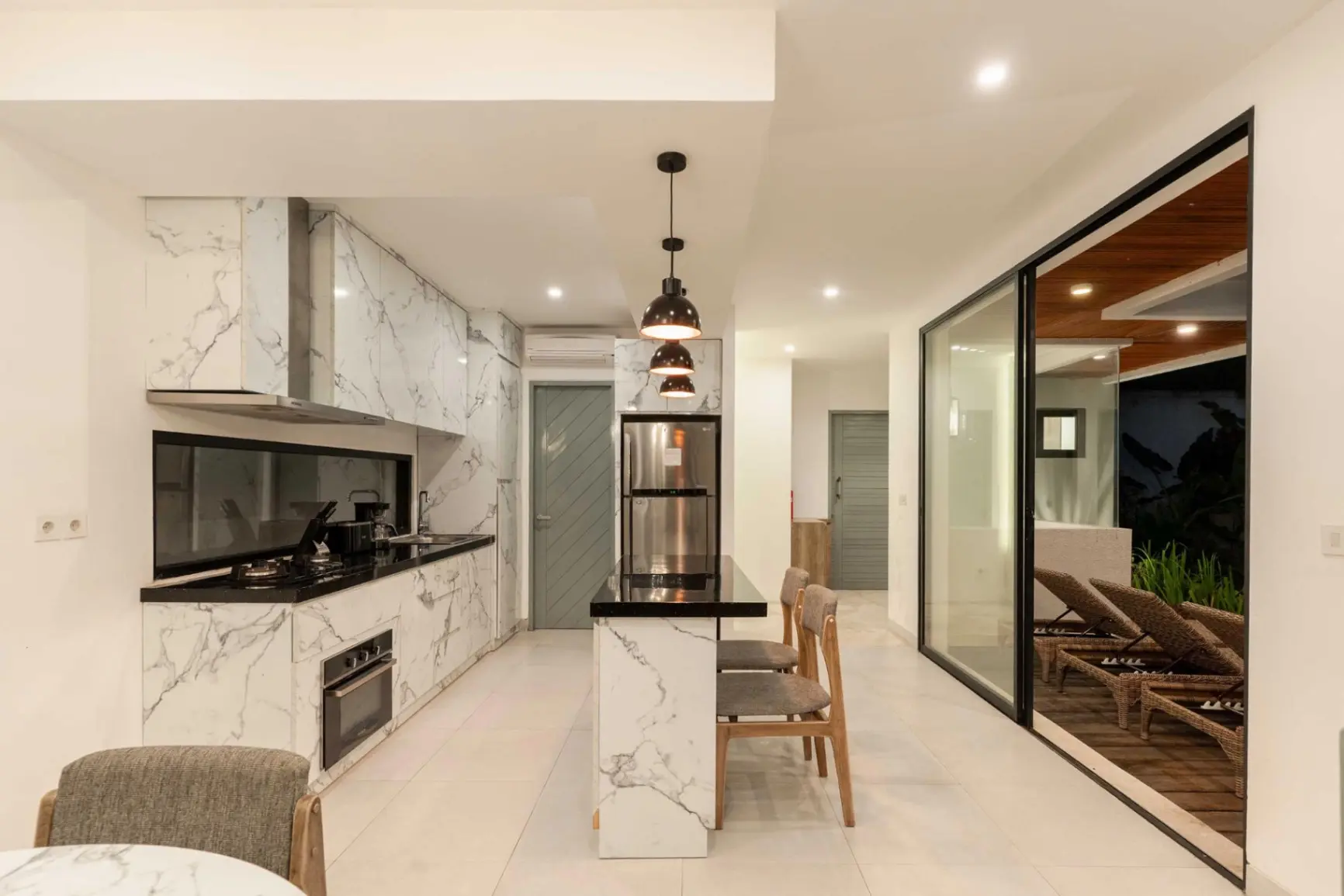 Melasti Villa - Spacious 3BD Villa with Pool Berawa Beach Canggu — image 4
