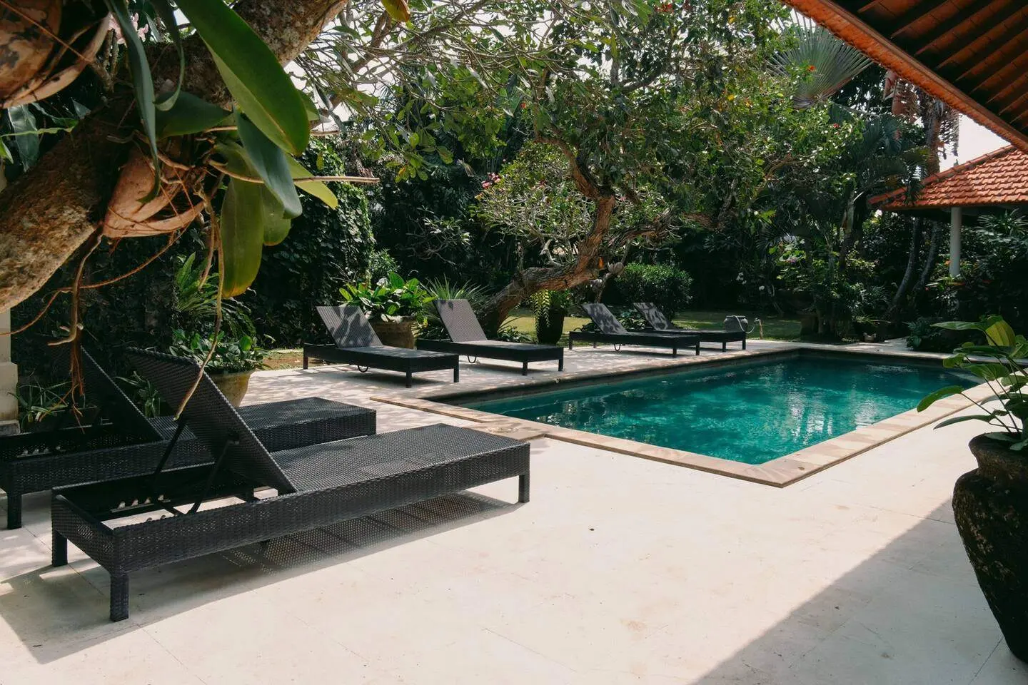 4-Bedroom Villa with Lush Garden Sanctuary in Pererenan — image 1