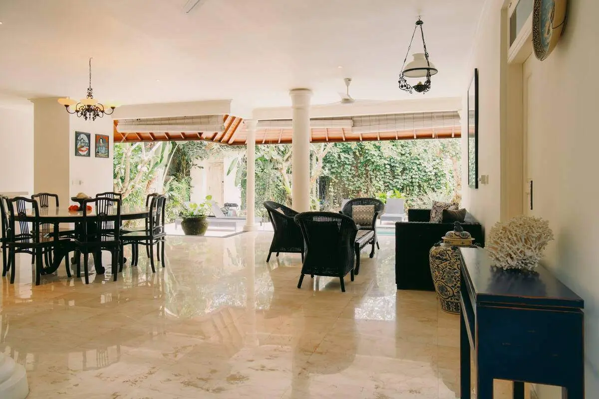 4-Bedroom Villa with Lush Garden Sanctuary in Pererenan — image 2