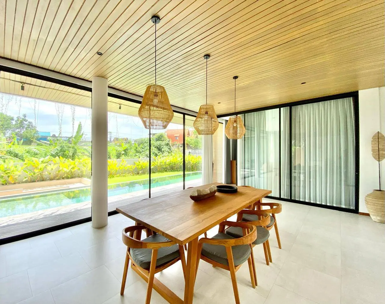 Modern 3BR Haven | Pool • Jacuzzi • Ricefield View — image 2
