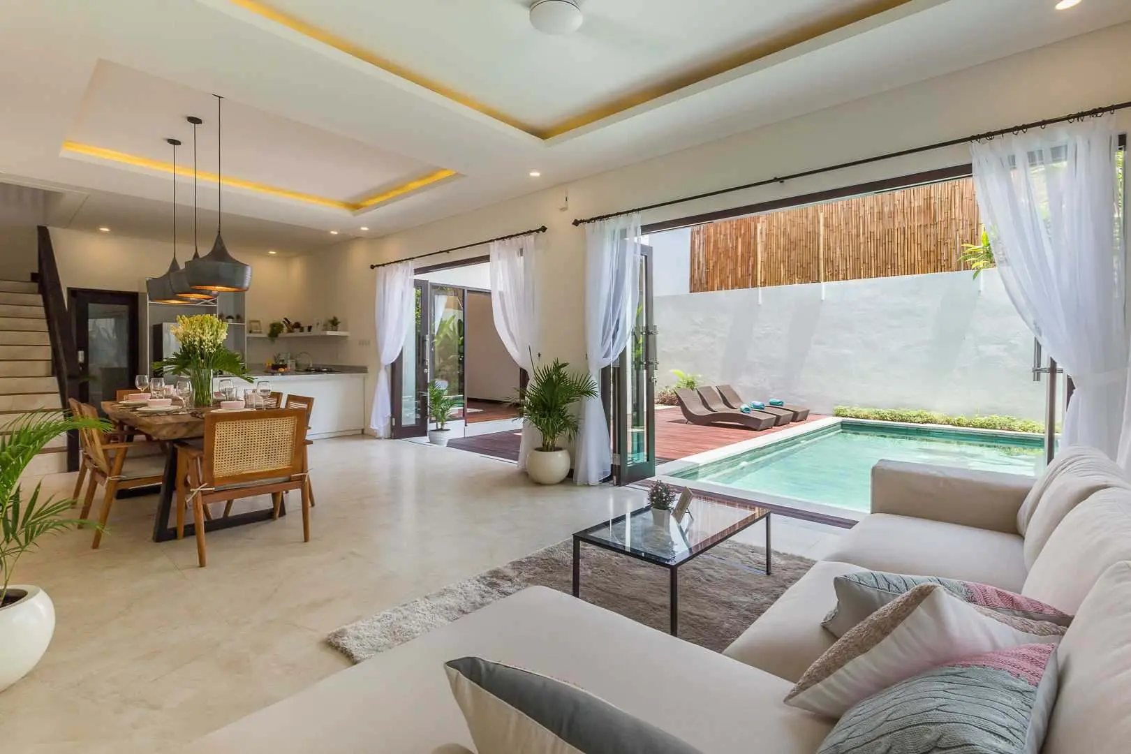 Price Drop - 3BR Tropical Villa Pets Allowed — image 4