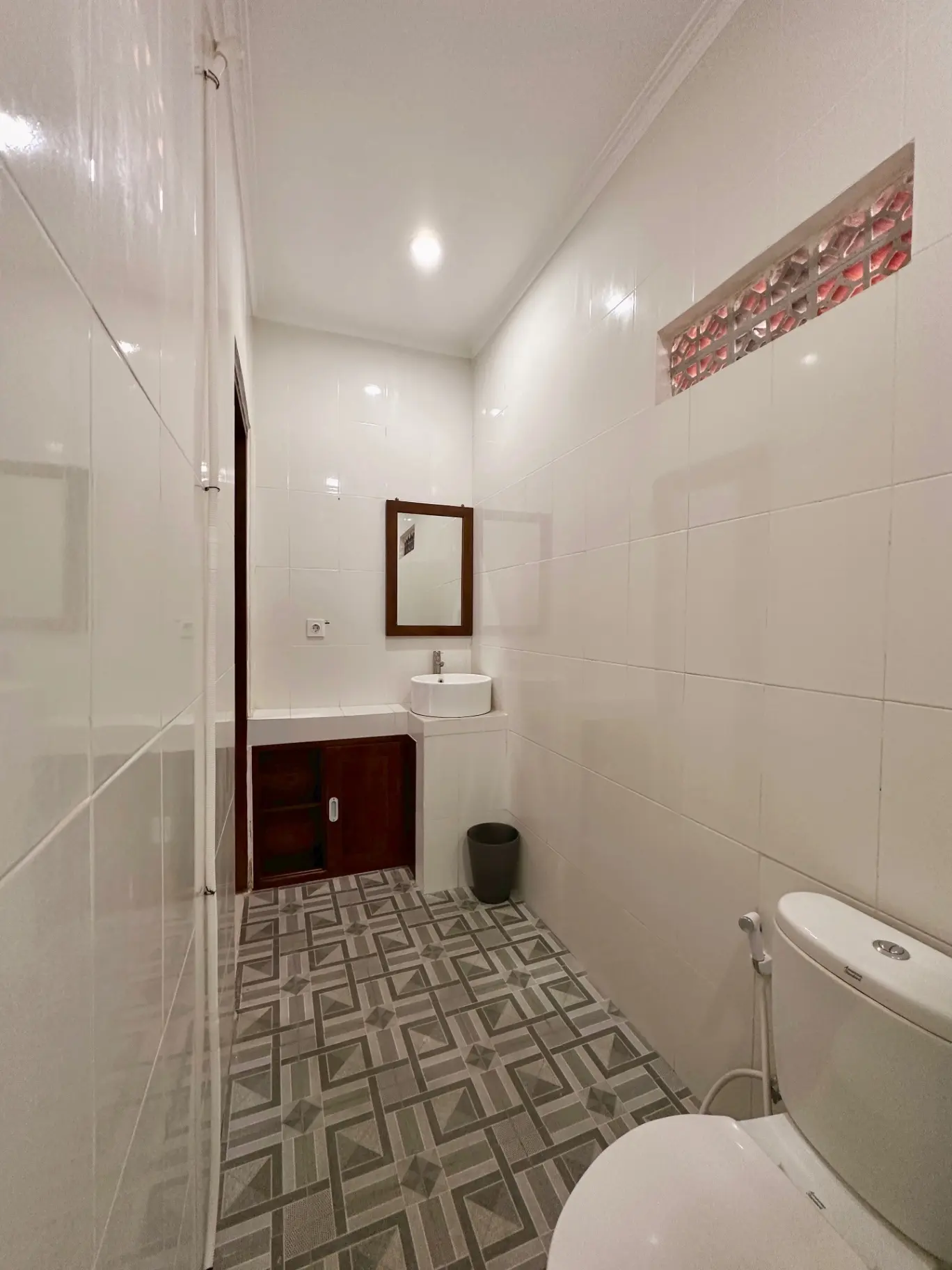 Clean Cold Fast Wifi Guesthouse At Central Canggu — image 4