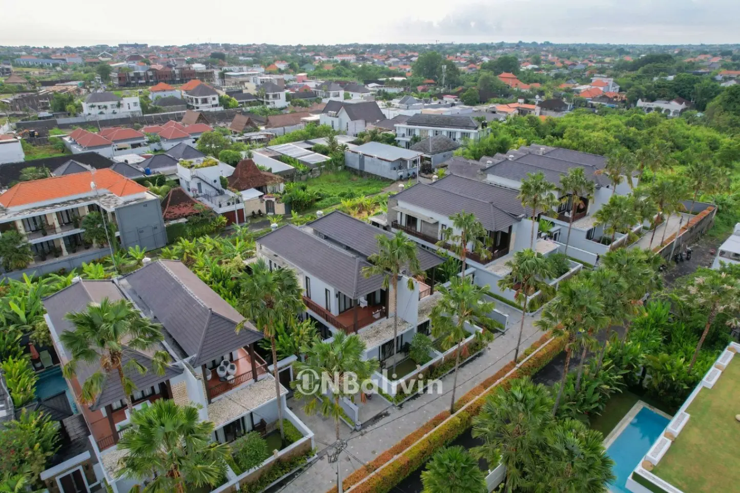Modern 3-Bedroom Villa with Private Pool for Monthly Rent in Canggu Bali — image 1