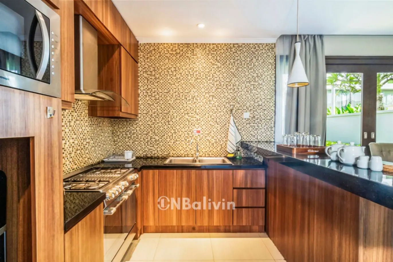 Modern 3-Bedroom Villa with Private Pool for Monthly Rent in Canggu Bali — image 3
