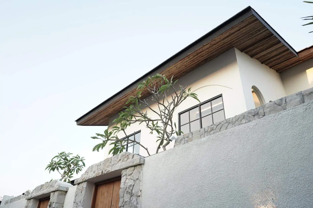 2-Bedroom Villa – Seminyak for Yearly Rental and Leasehold (Prime Area) — image 1