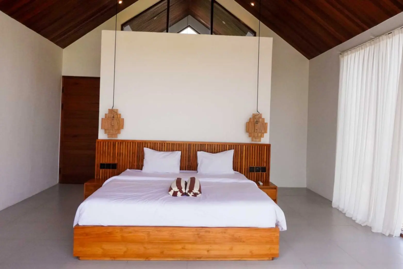 2-Bedroom Villa with Bright Open Living Spaces in Cepaka — image 4