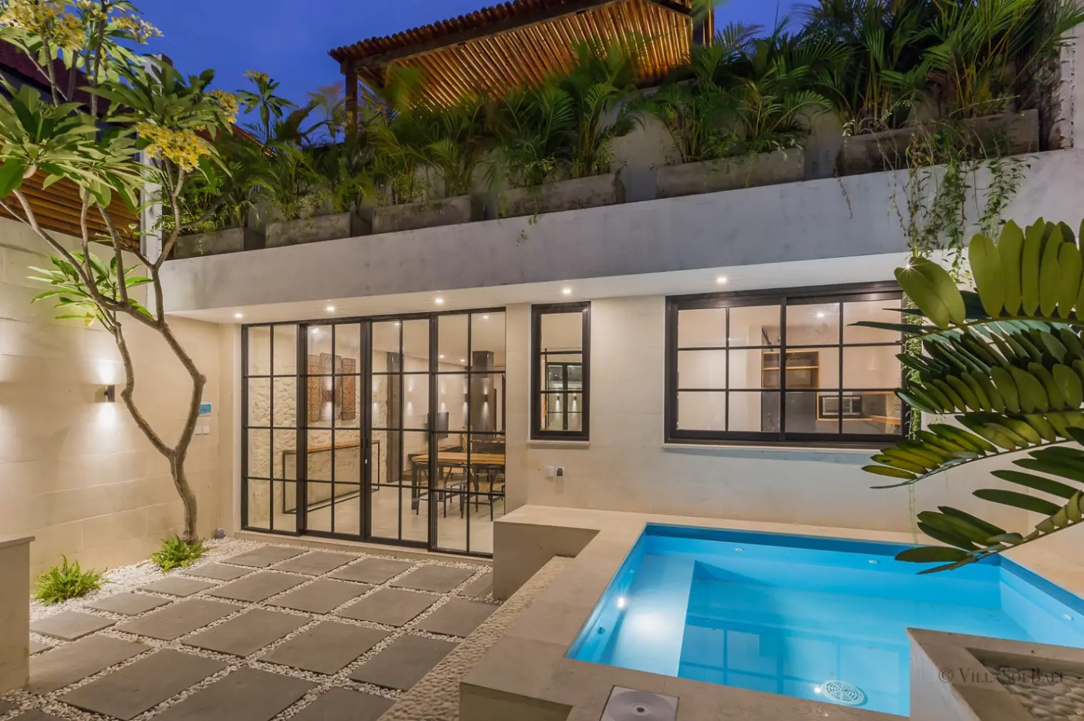 2 Beds 2 Baths VILLA in Kerobokan Bali — image 2