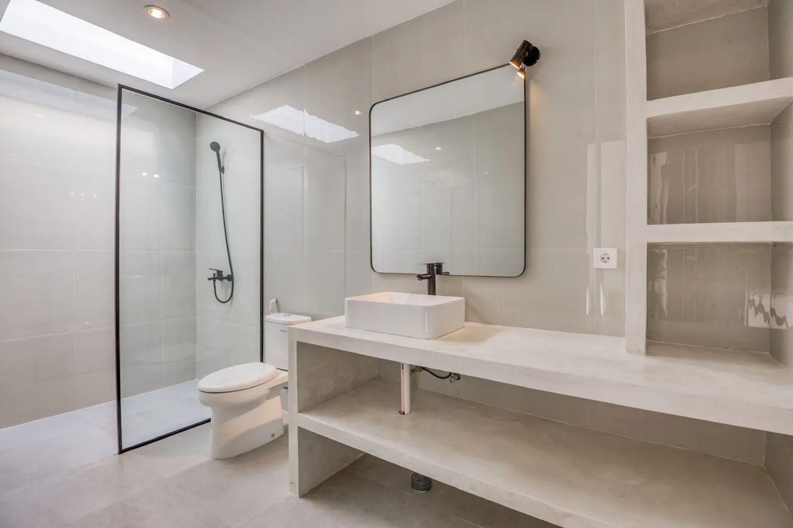 Pererenan 2 bedroom+ office — image 2