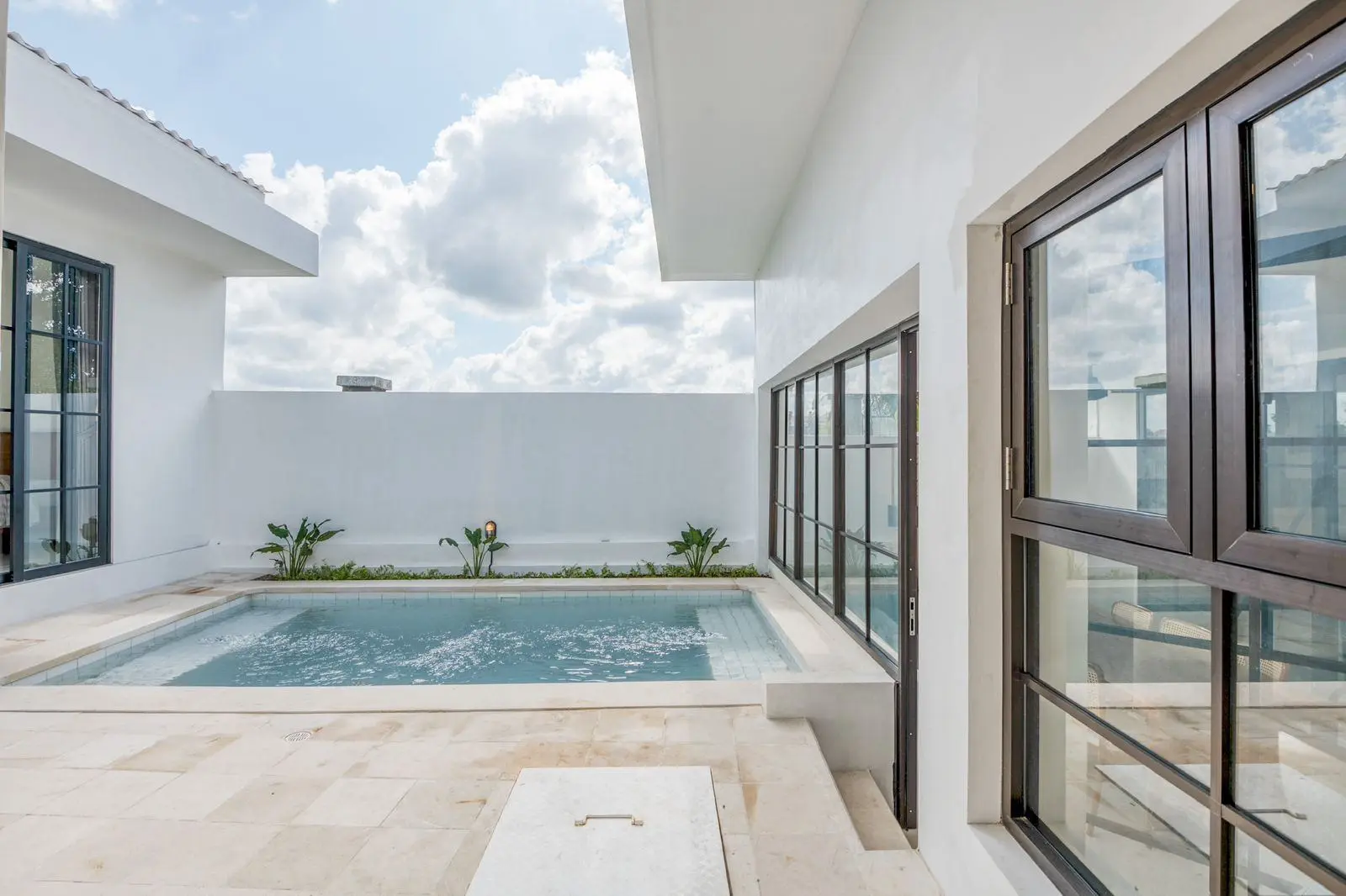 Pererenan 2 bedroom+ office — image 1