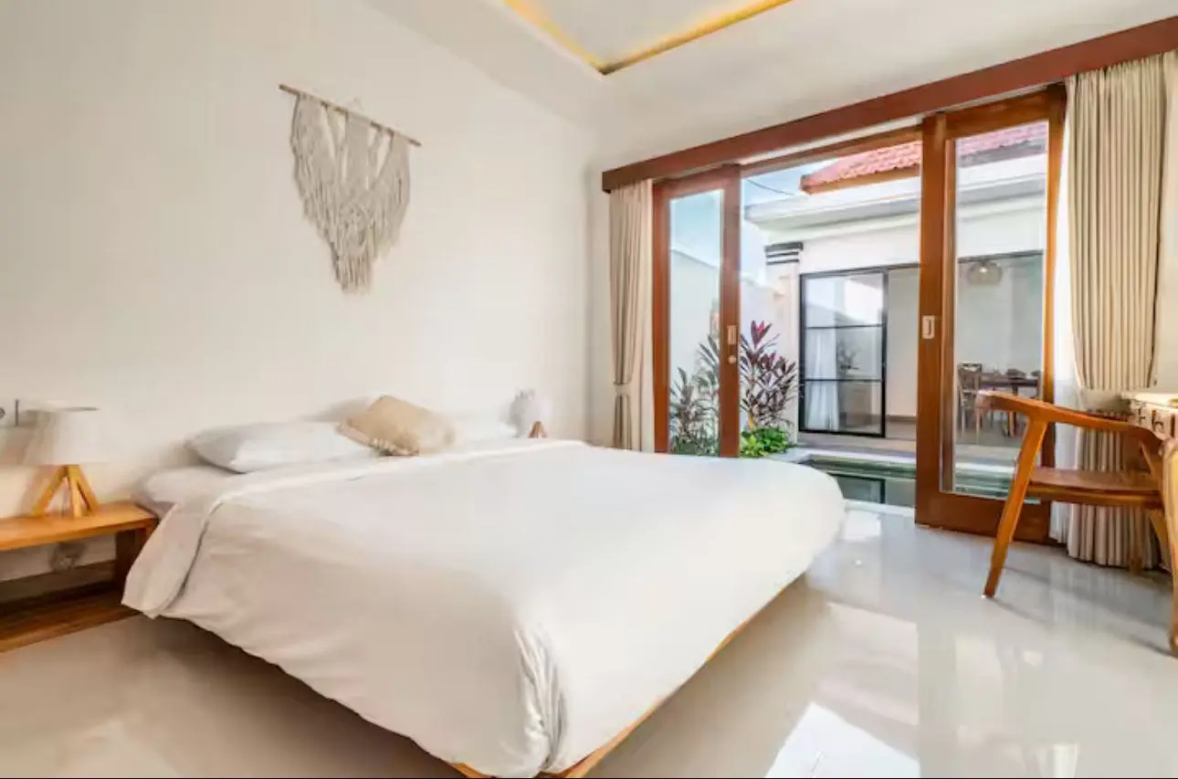 #2068 Villa for rent in Pantai Lima — image 1