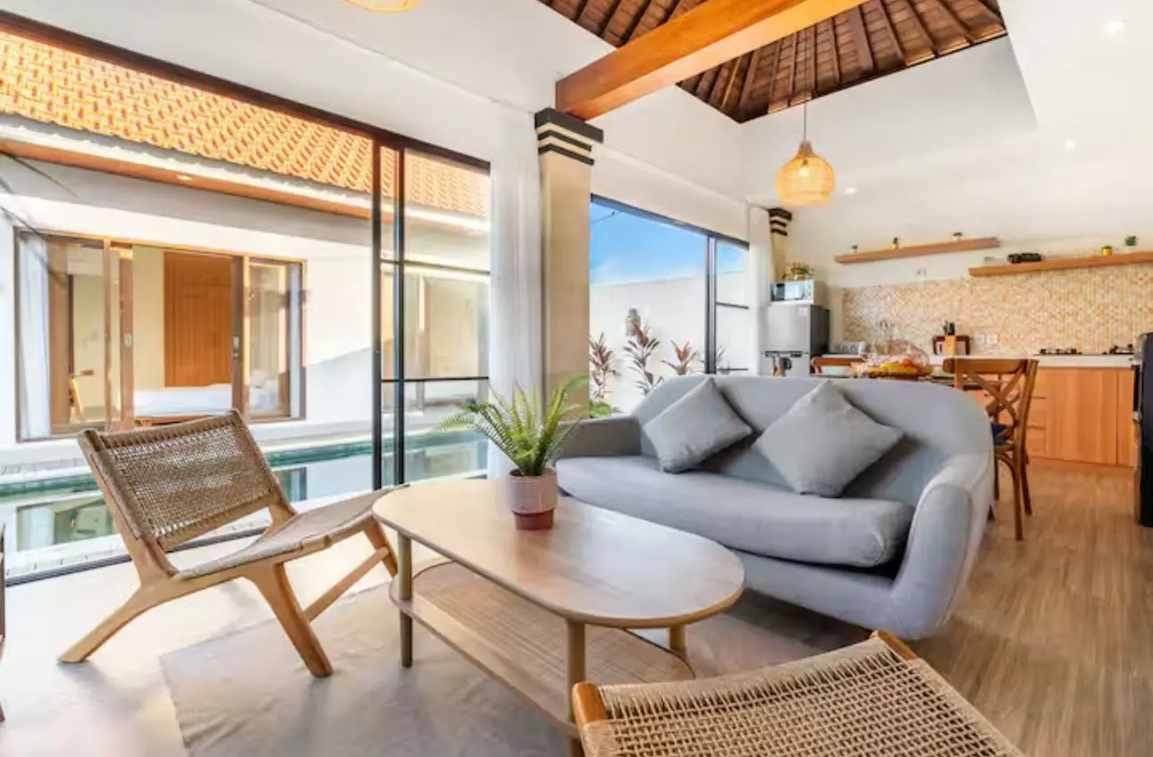 #2068 Villa for rent in Pantai Lima — image 2