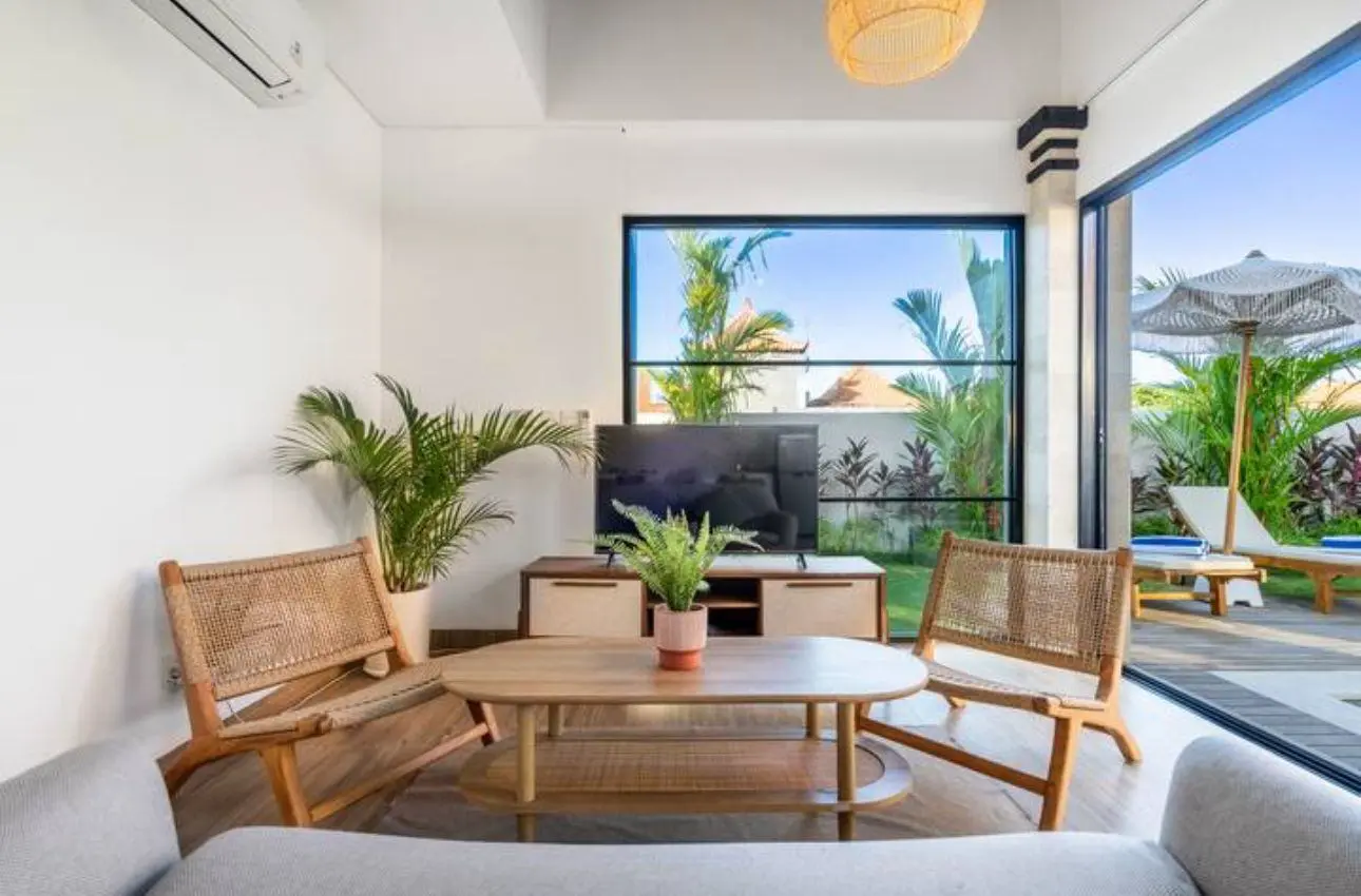 #2068 Villa for rent in Pantai Lima — image 4