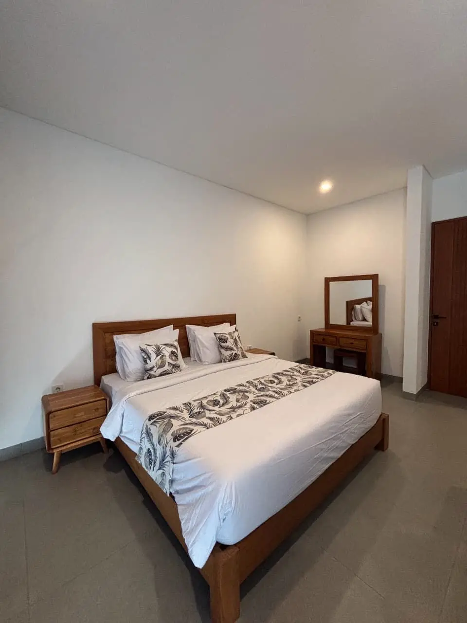 Brand New Modern 2 Bedrooms Villa in Seminyak — image 3