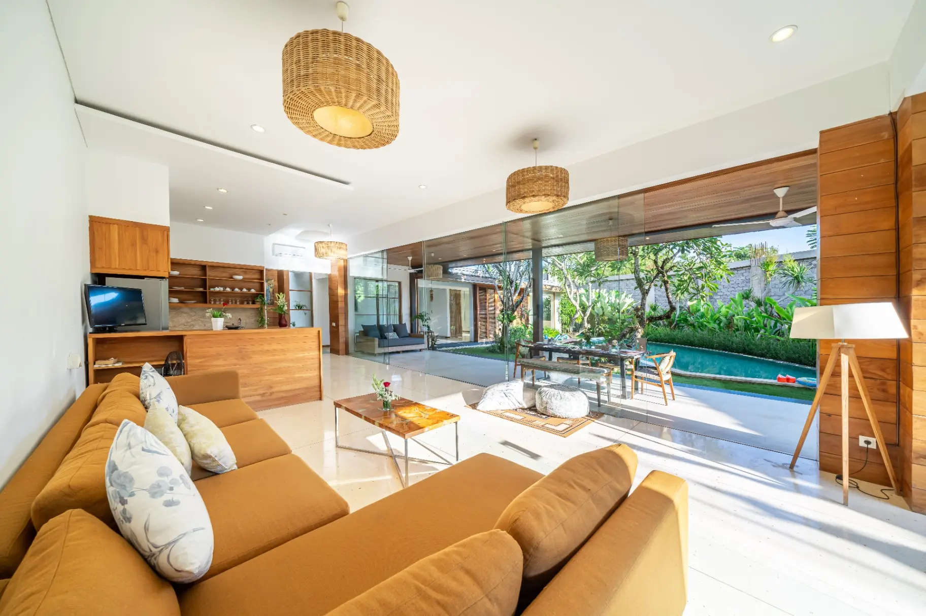 2BD +1 Office Room Luxury Villa Ayuni Berawa - AP012 — image 1