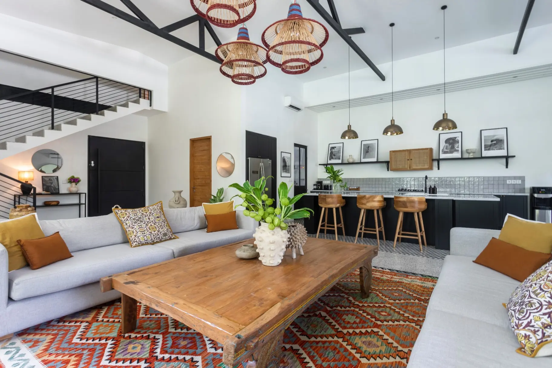 Modern 5BR Villa w/ River & Jungle Views — image 3