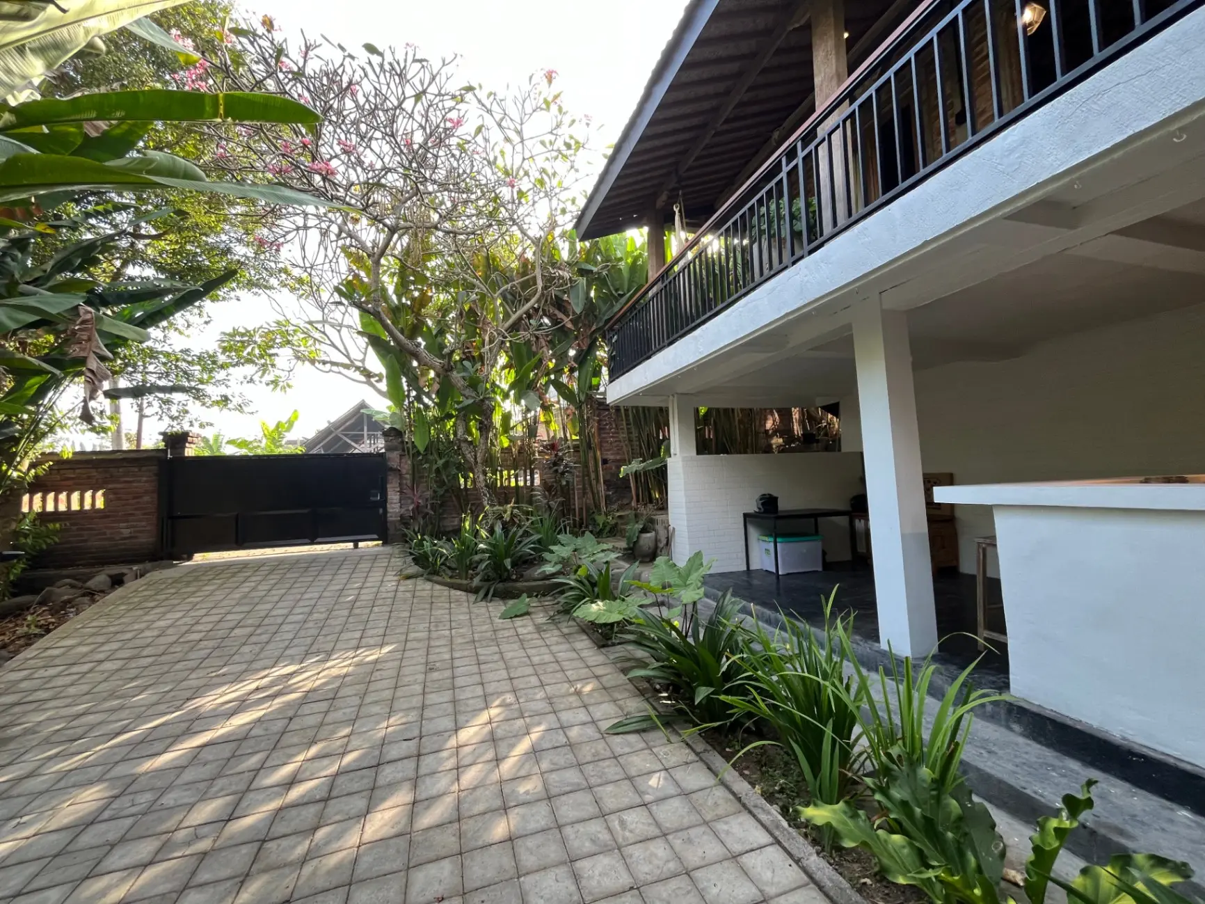 Cozy 2-Bedroom Loft-Style House in Canggu Babakan Area — image 1