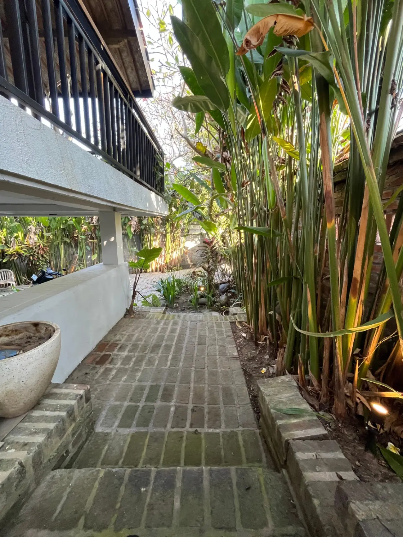Cozy 2-Bedroom Loft-Style House in Canggu Babakan Area — image 3