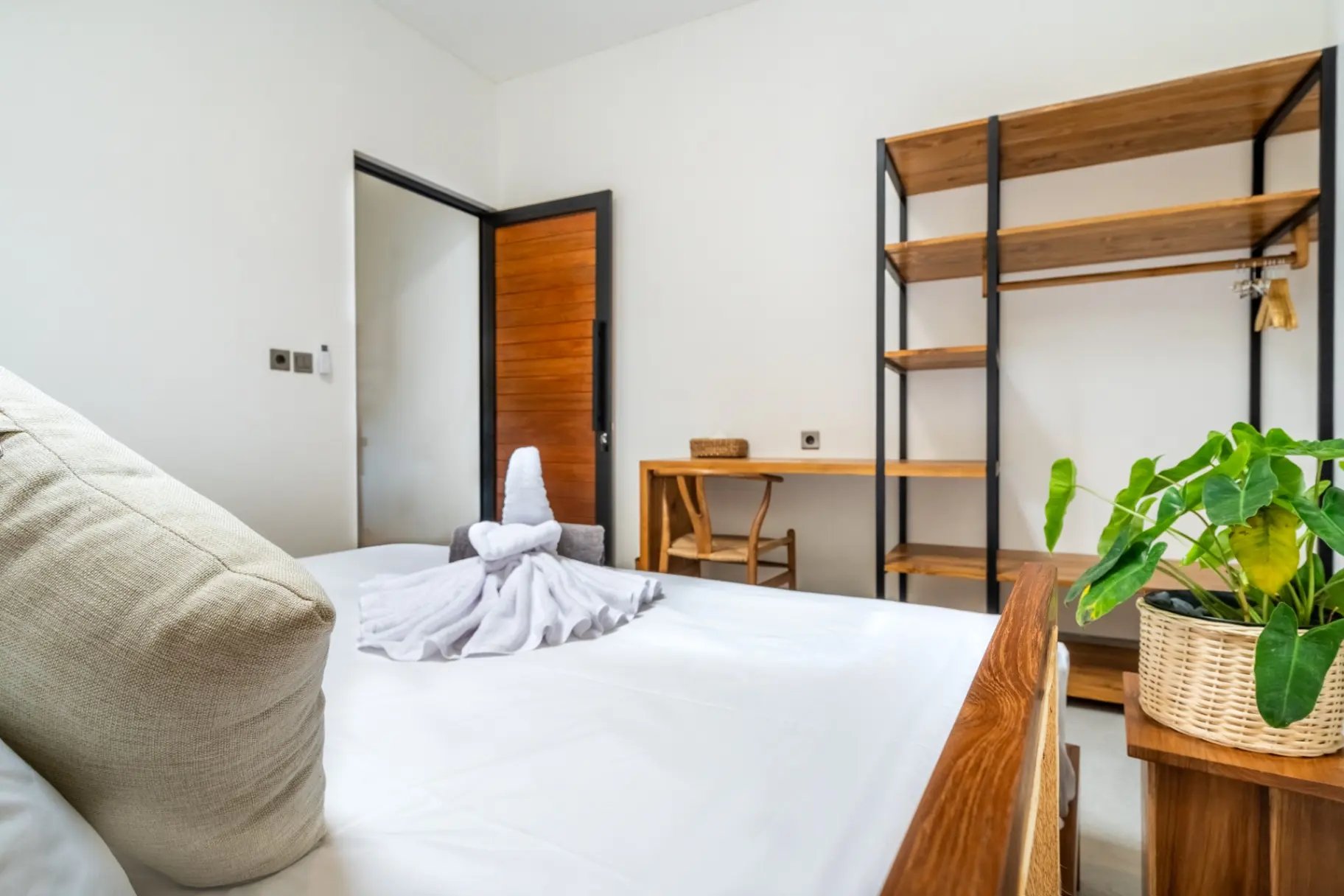 Pererenan 5-bedroom — image 2