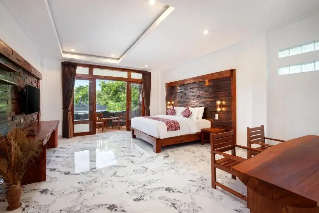 3 BEDROOM VILLA IN CANGGU BATU BOLONG — image 3