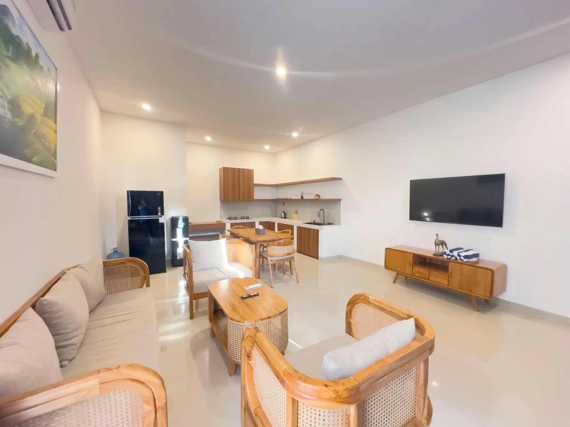New Modern Villa Litan 3 Bedroom Central Seminyak — image 2