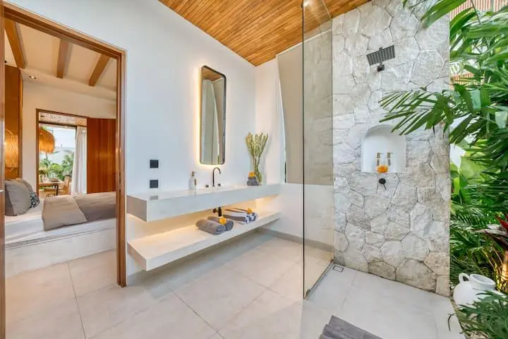 Tumbak bayuh 2 bedroom — image 3
