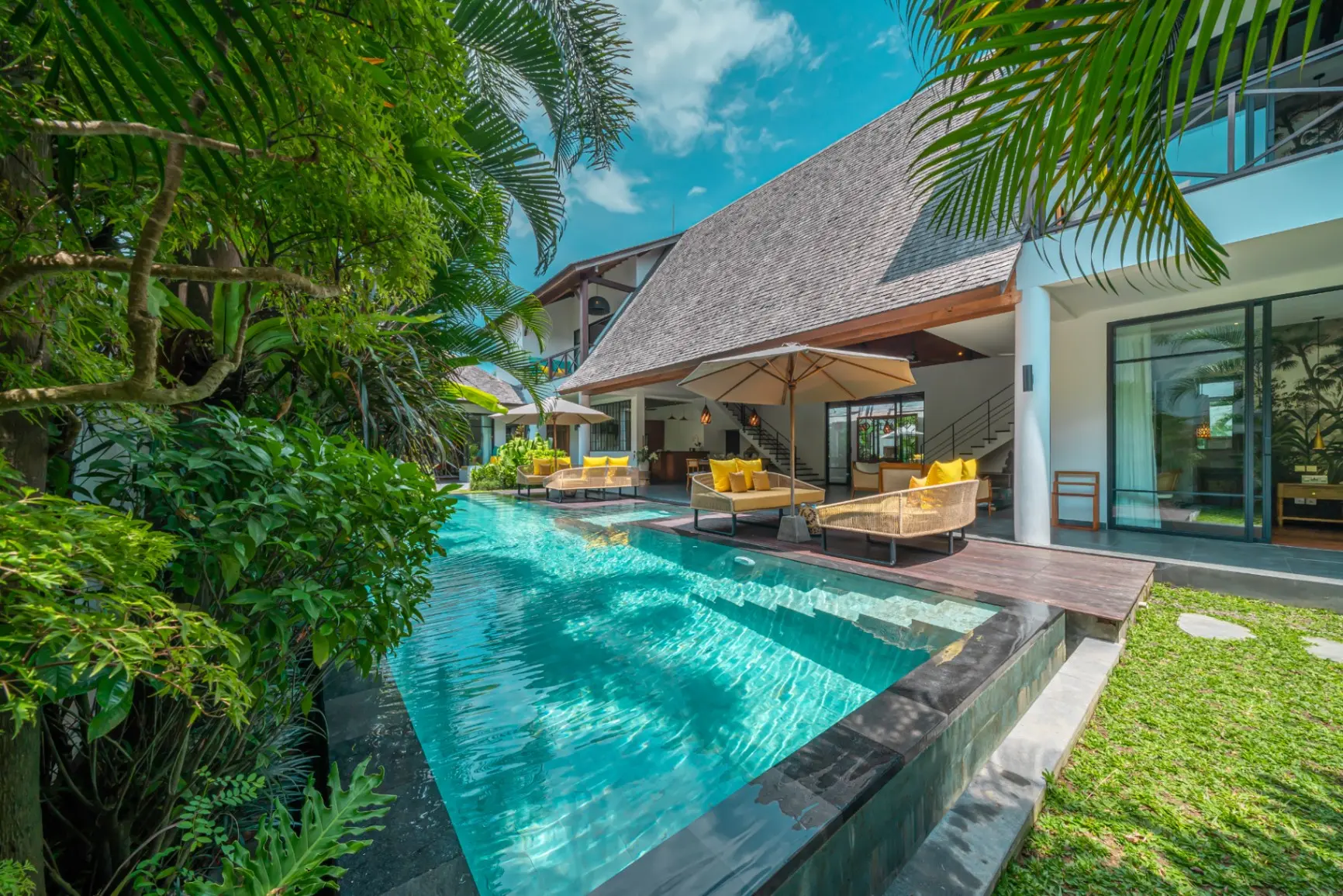 Villa Sandara - Ultimate Tropical Luxe 4BR Villa 4 Mins to Beach — image 1