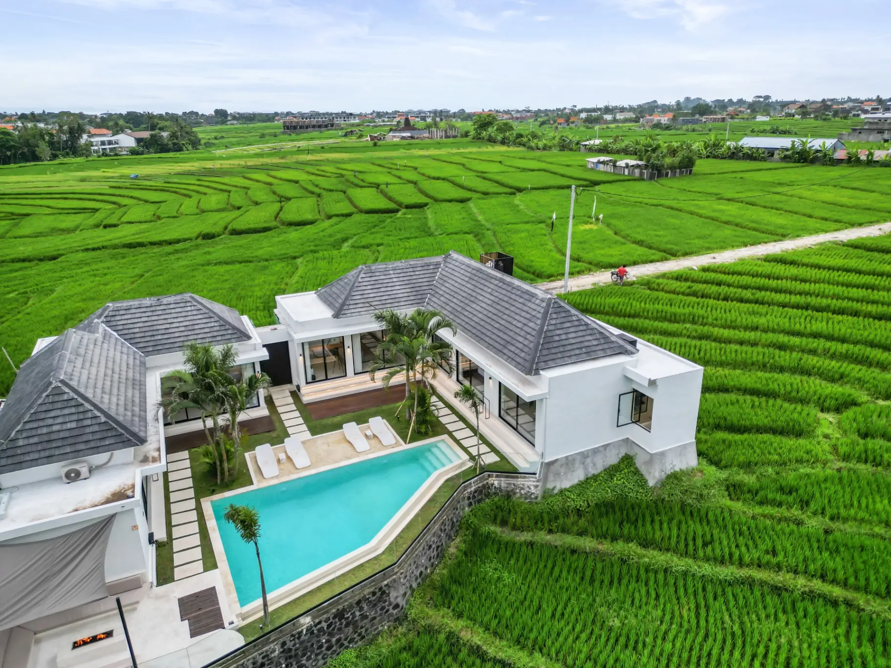 Pererenan 5-bedroom — image 2