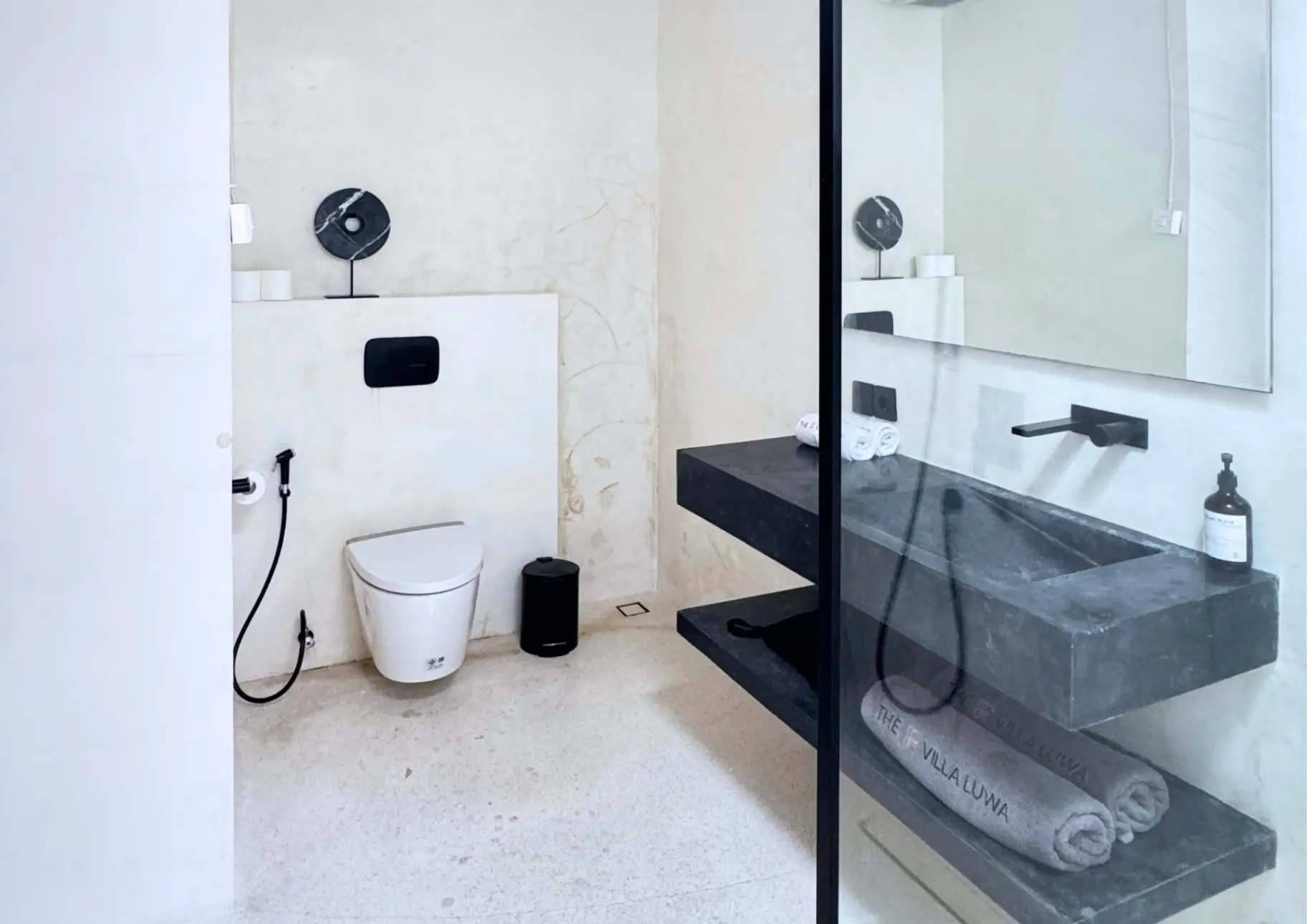 Pererenan 5-bedroom — image 3