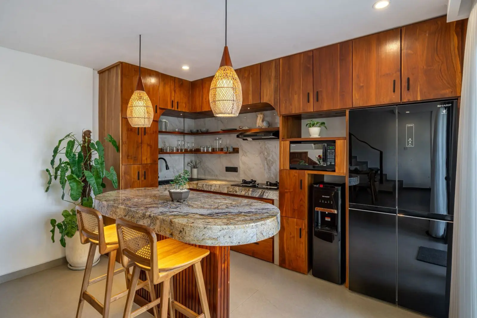 Brand New With Rooftop and Office-2 Bedroom Pererenan — image 2