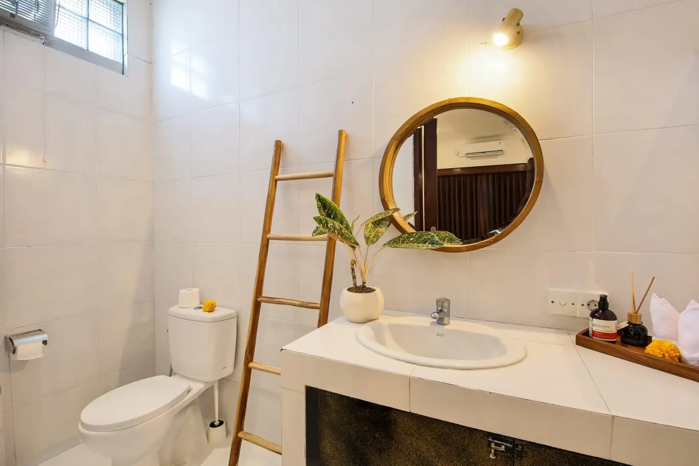 Freshly Renovated– Charming 3BR Villa in Seminyak — image 3