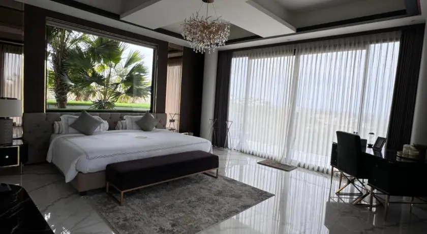 Uluwatu 6-bedroom — image 3