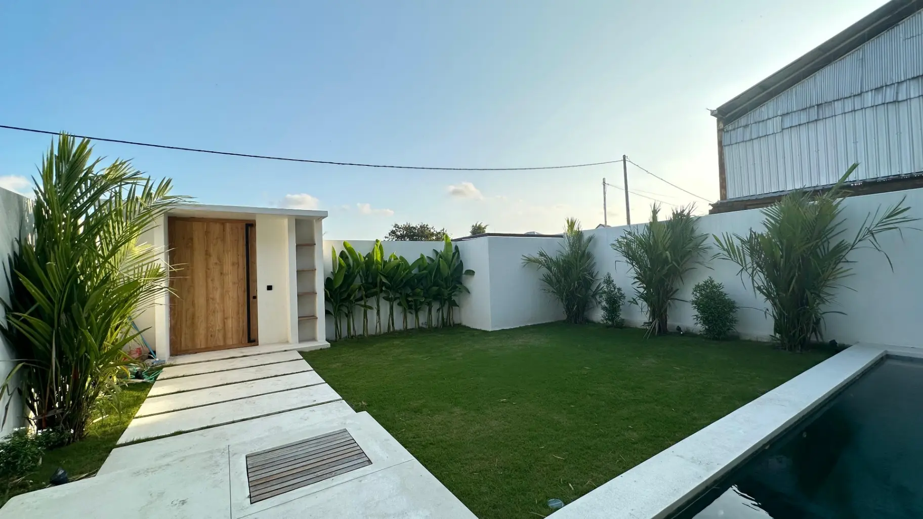 2-Bedroom Modern Big Garden Villa – Tumbak Bayuh — image 2