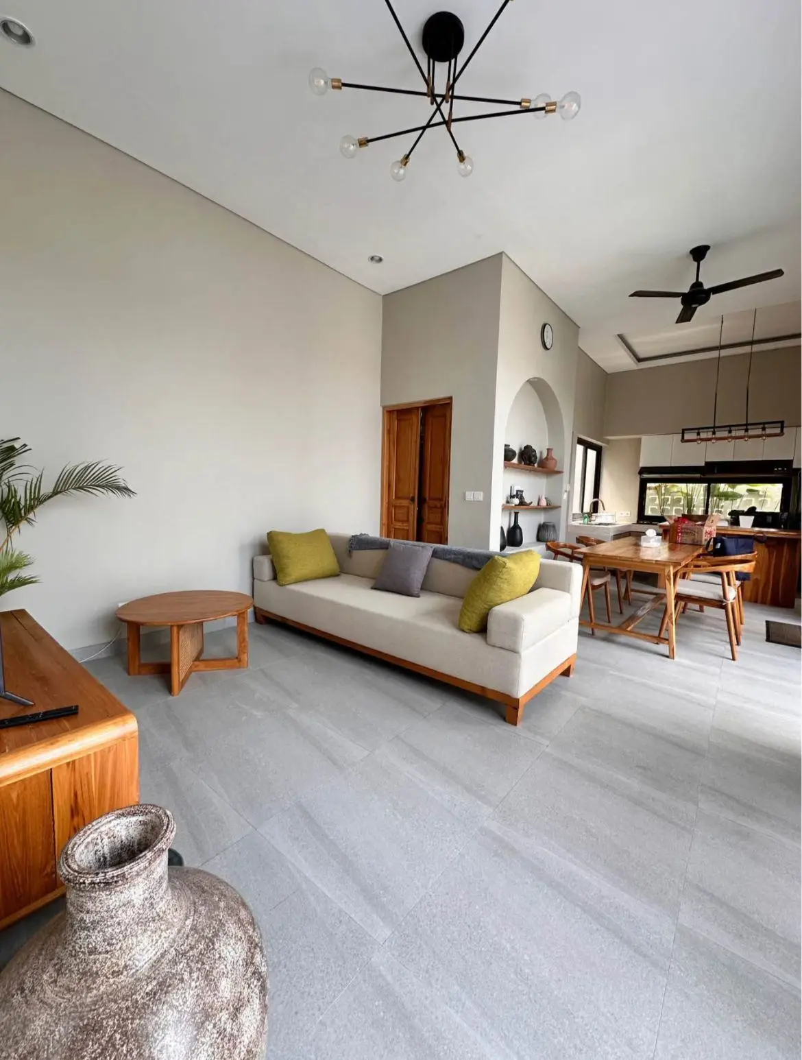 2BR Villa Kedungu with Gym Room — image 3