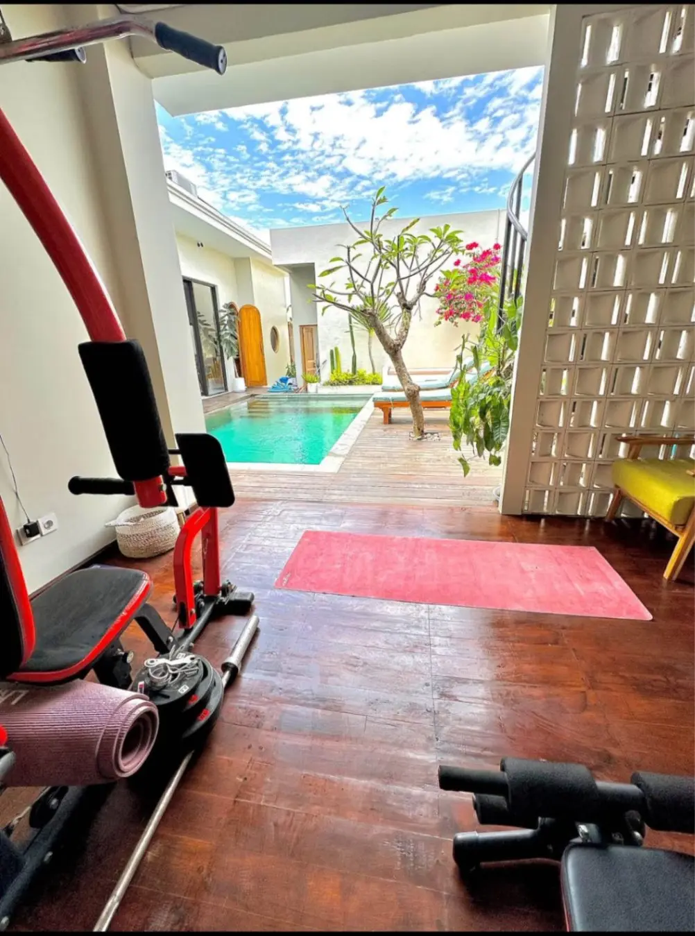 2BR Villa Kedungu with Gym Room — image 1