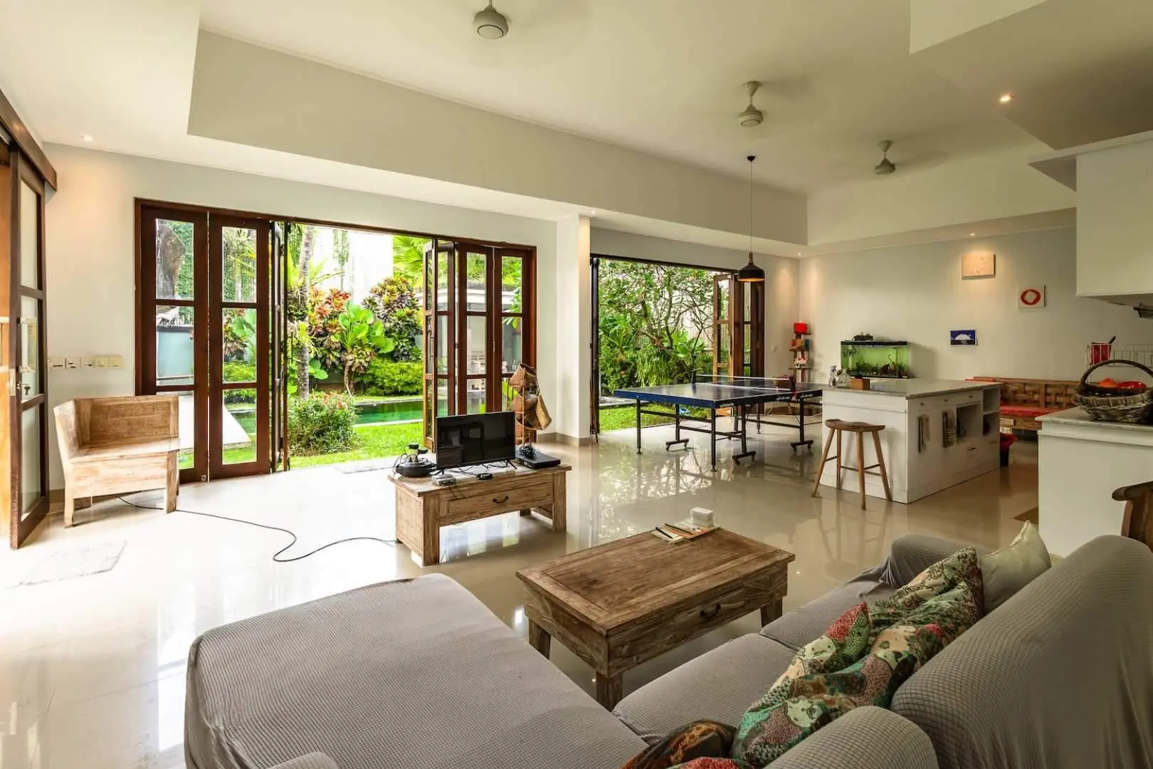 Cemagi - 3BR Villa Near The Beach — image 4