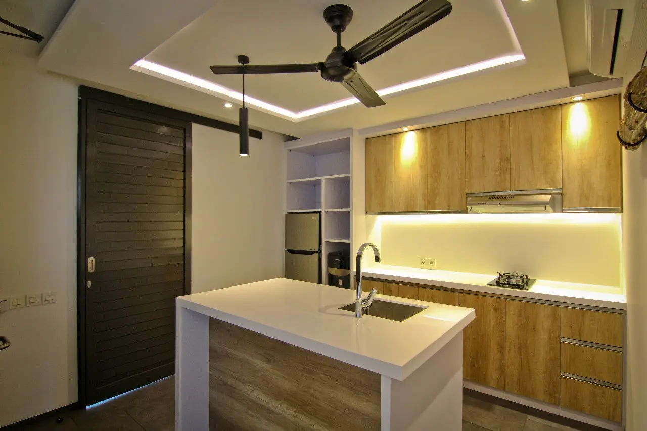 SEA BREEZE APARTMENTS - UNIT 3 (1BR & Living Room) — image 3