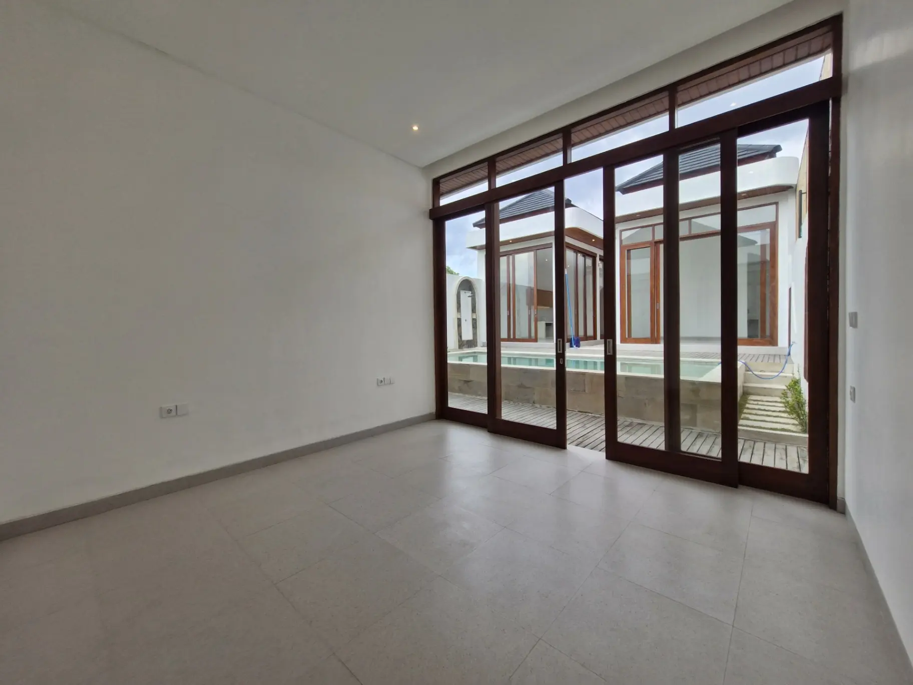Brand new villa in Pantai Lyma Land — image 1