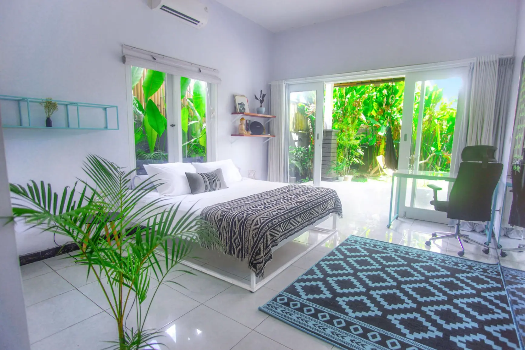 COZY 2 BEDROOM VILLA IN UMALAS FOR YEARLY RENTAL — image 1
